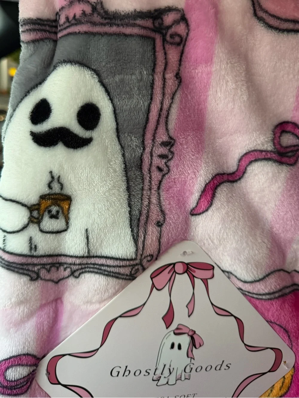 Pink ruffle Halloween throw blanket bows ghosts coffee skeleton vintage style